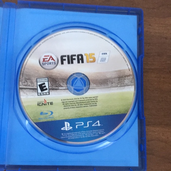 PS4 FIFA 15 - Picture 2 of 4
